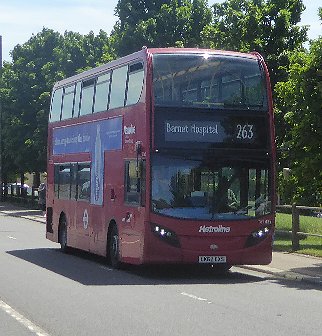 TE1422 on 263, Barnet Hill