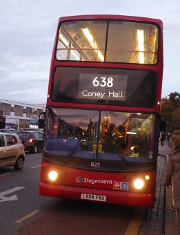 18213 at Grove Park Station on 638, November 2016