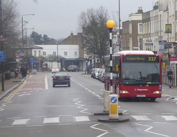 23111 on 227, Penge
