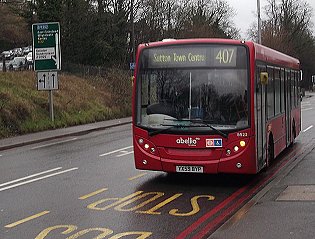 8522 on 407, Purley Station