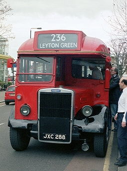 TD95 at Leyton Garage on 236, 16th April 2006