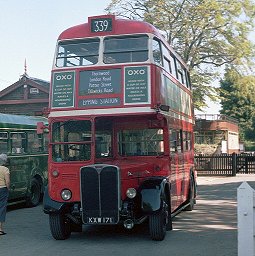 RT3062 at Tenterden Stn