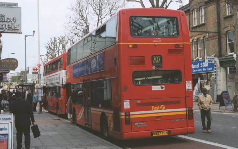 TNL927 on a 207 towards Uxbridge
