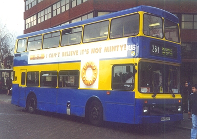 822 at Bromley North Stn, March 2000