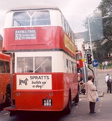 STL441 on 32, Worcester Park.