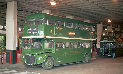 RML2440 on 441, Slough Bus Stn