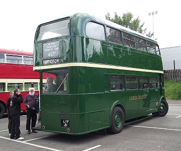 RT2083 at Slough Station