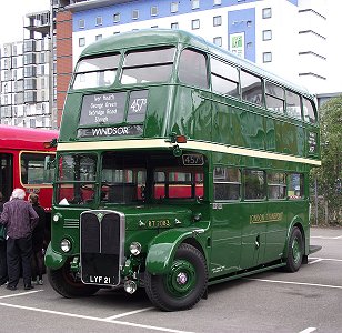 RT2083 at Slough Station