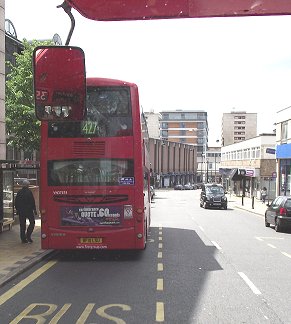 VN37878 on 427, Uxbridge
