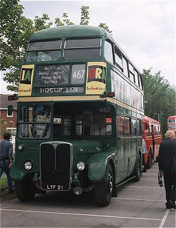 RT2083 in Sidcup Stn yard for 467.