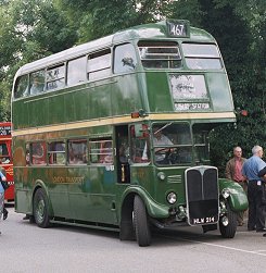 RT227 loads in Sidcup Stn yard for 467.