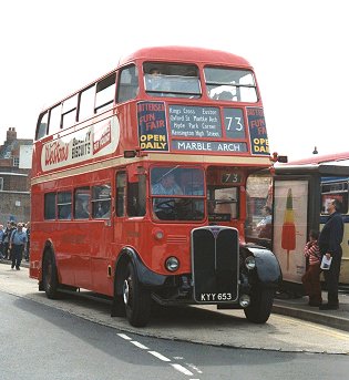 RT1798 in King Street on 409