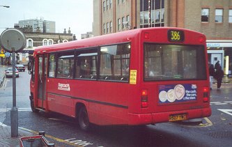 MB7 on 386 at Woolwich, October 2000
